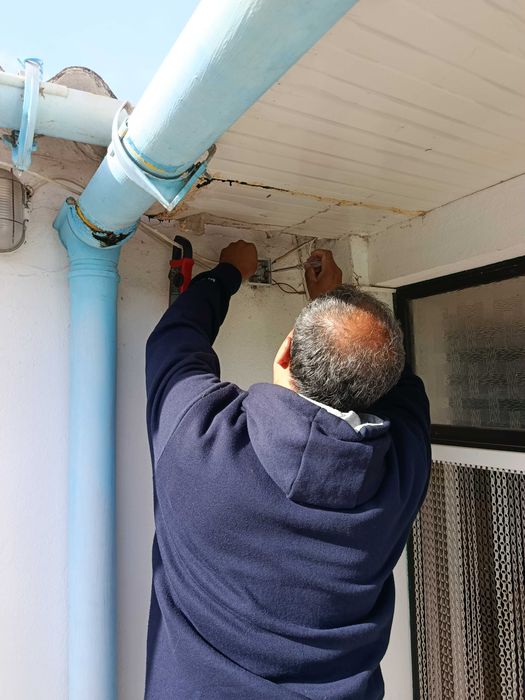 Eletricista • Reparações Rápidas e Instalações Seguras