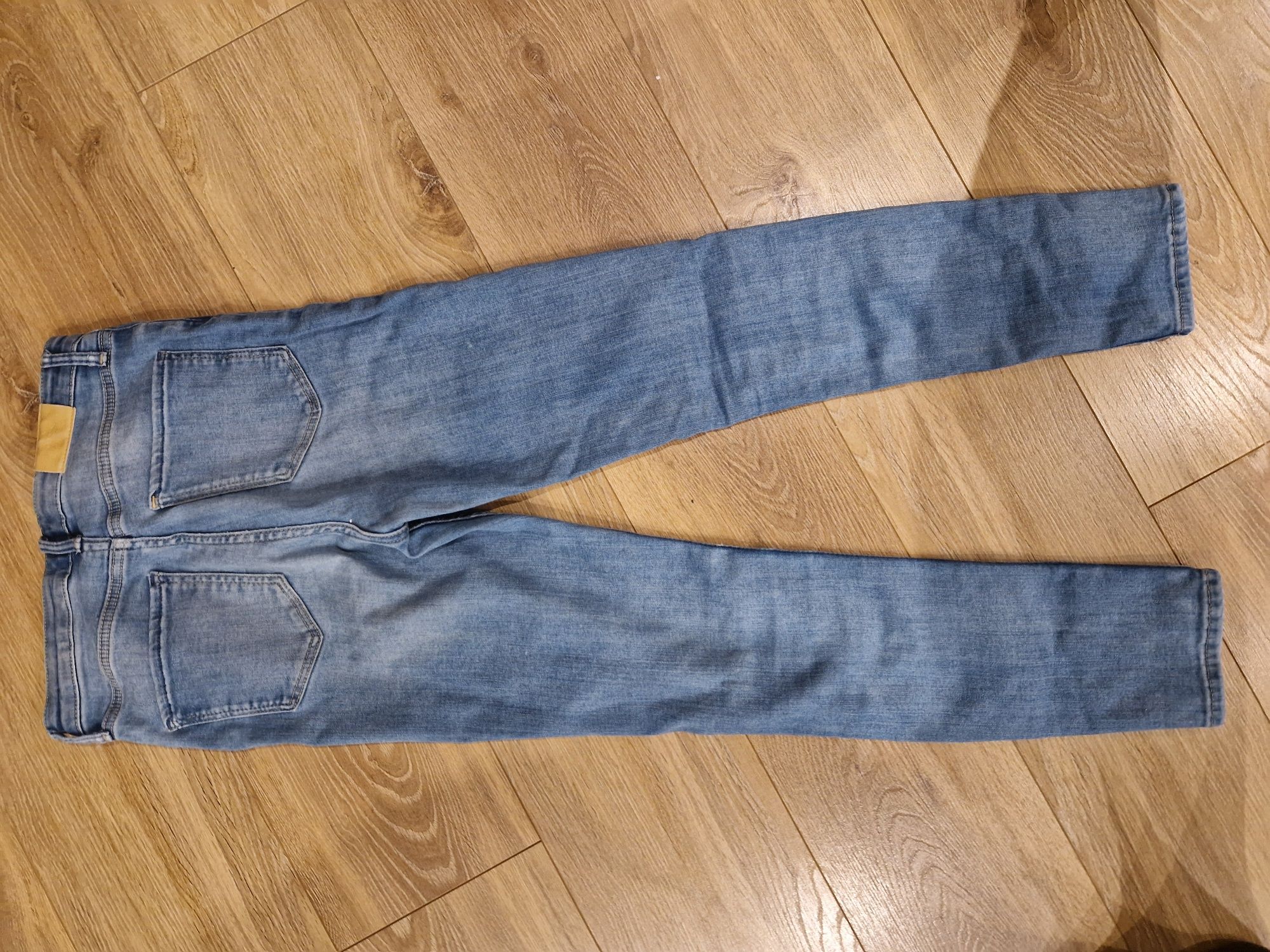 Spodnie jeansowe r.140 denim