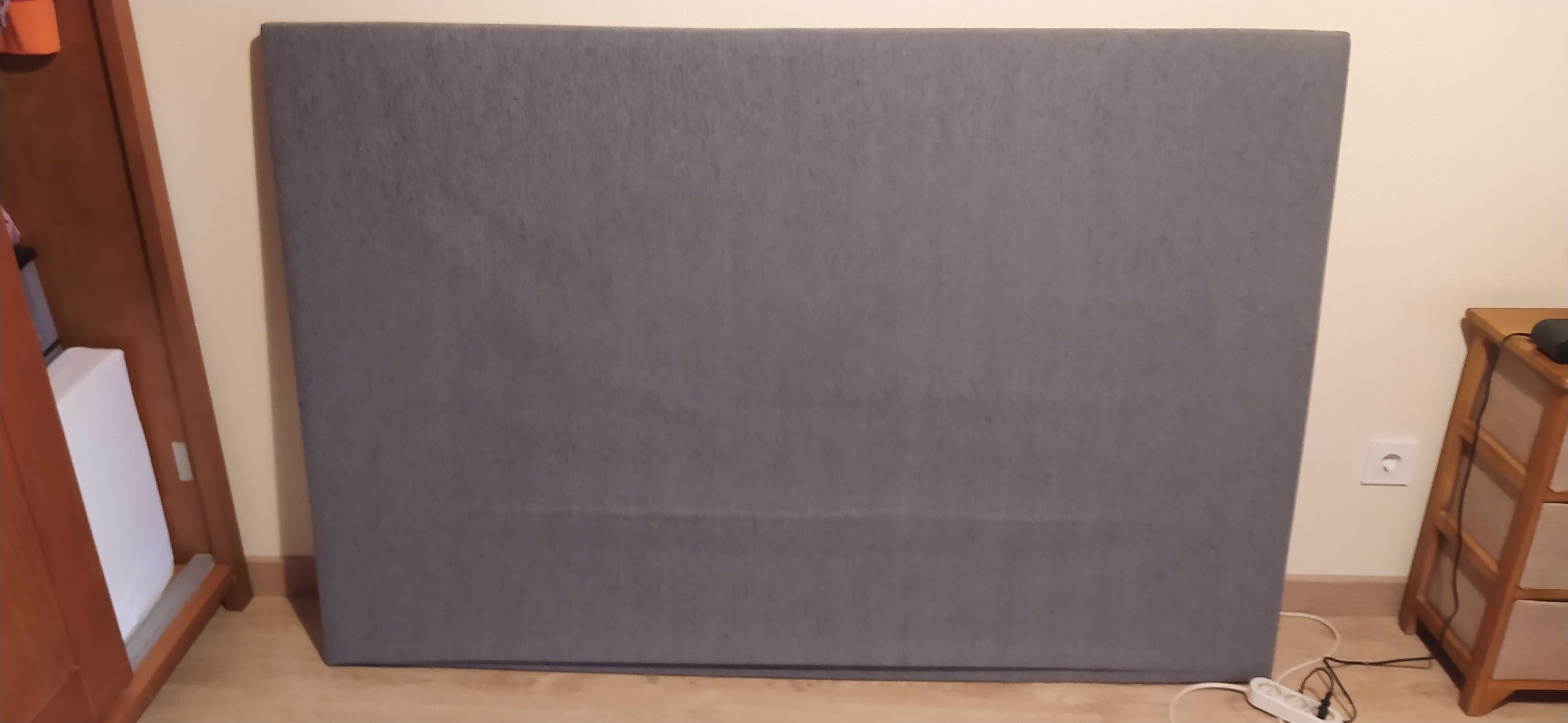 Vendo estrado/cama com cabeceira