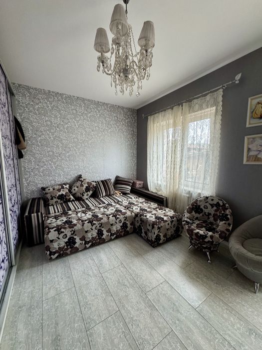 Будинок 300 кв.м. З усіма Комунікаціями та Гарною Ділянкою