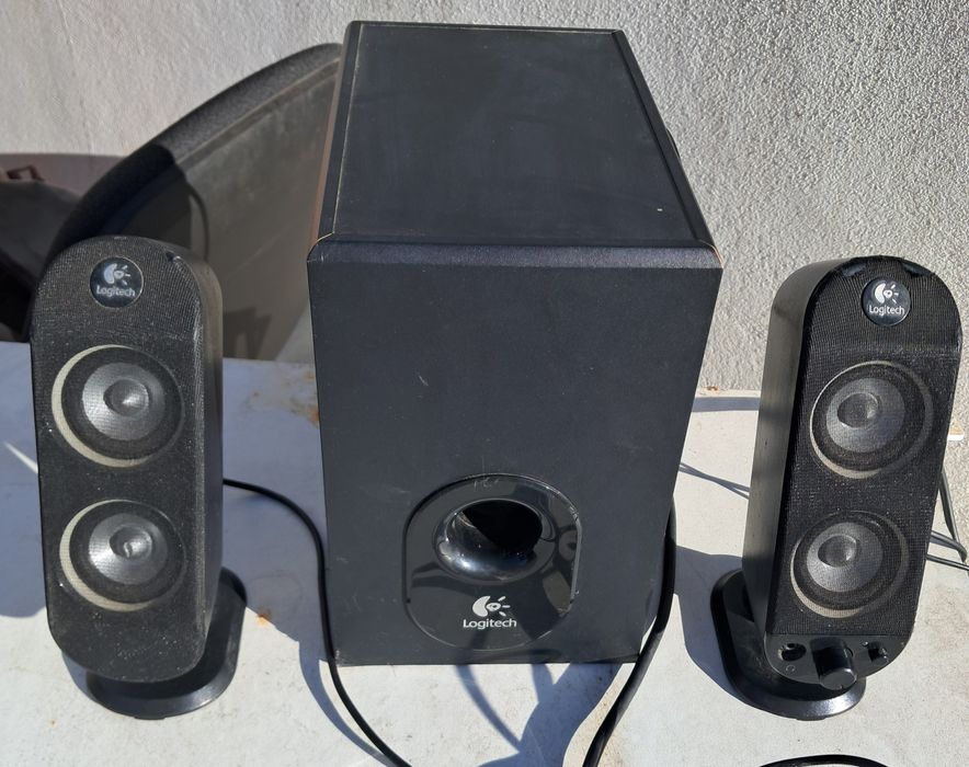 Conjunto 2 colunas e Subwoofer