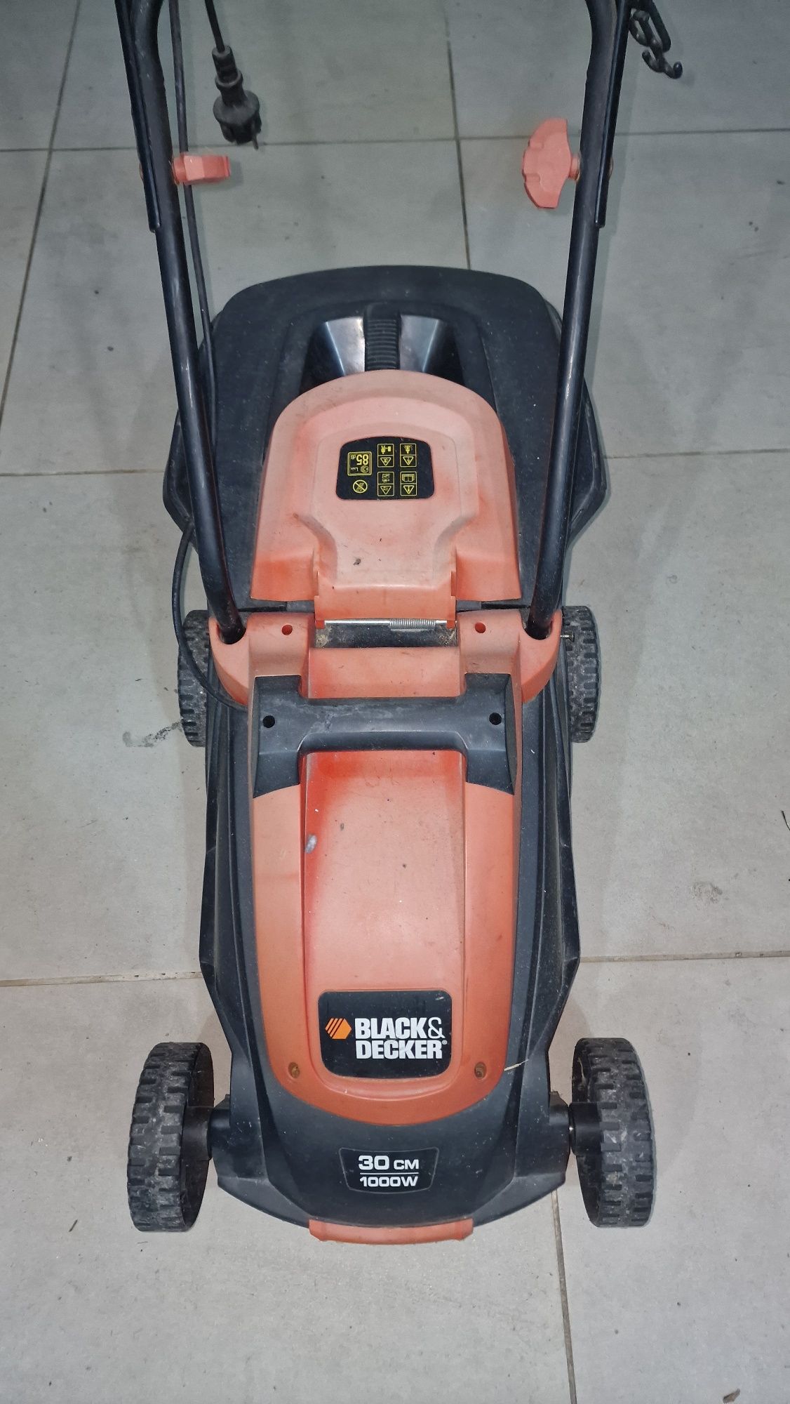 Máquina cortar relva black & decker eléctrica