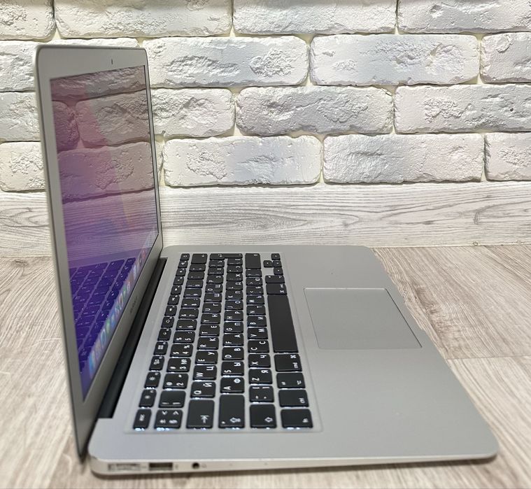 Продам Macbook Air 13" 2017 8/128