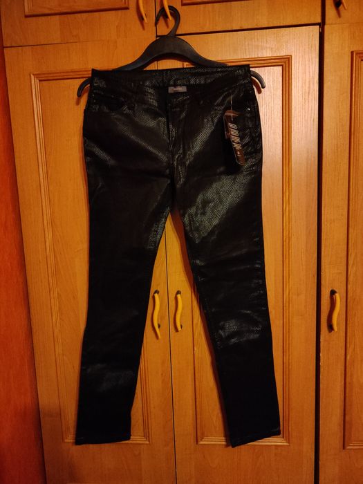 Spodnie lateksowe
