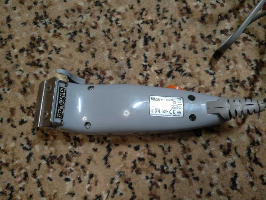Машинка для стрижки волосся Vitek VT-1365 SR