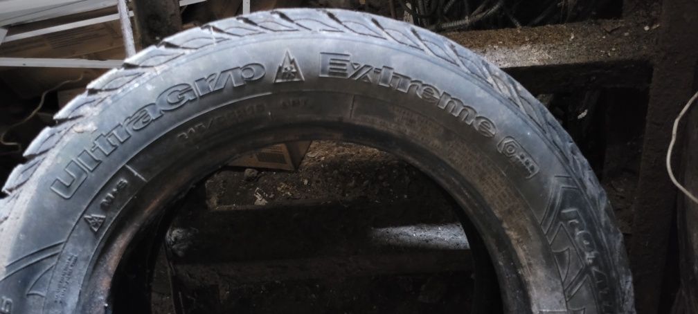 Покрышки GoodYear 215 65 16 зима