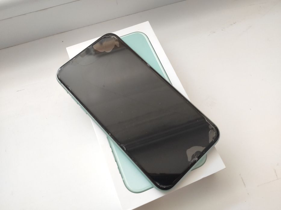 iPhone 11 64GB (Green)