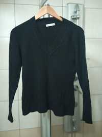 Sweter damski czarny  w serek S sweterek