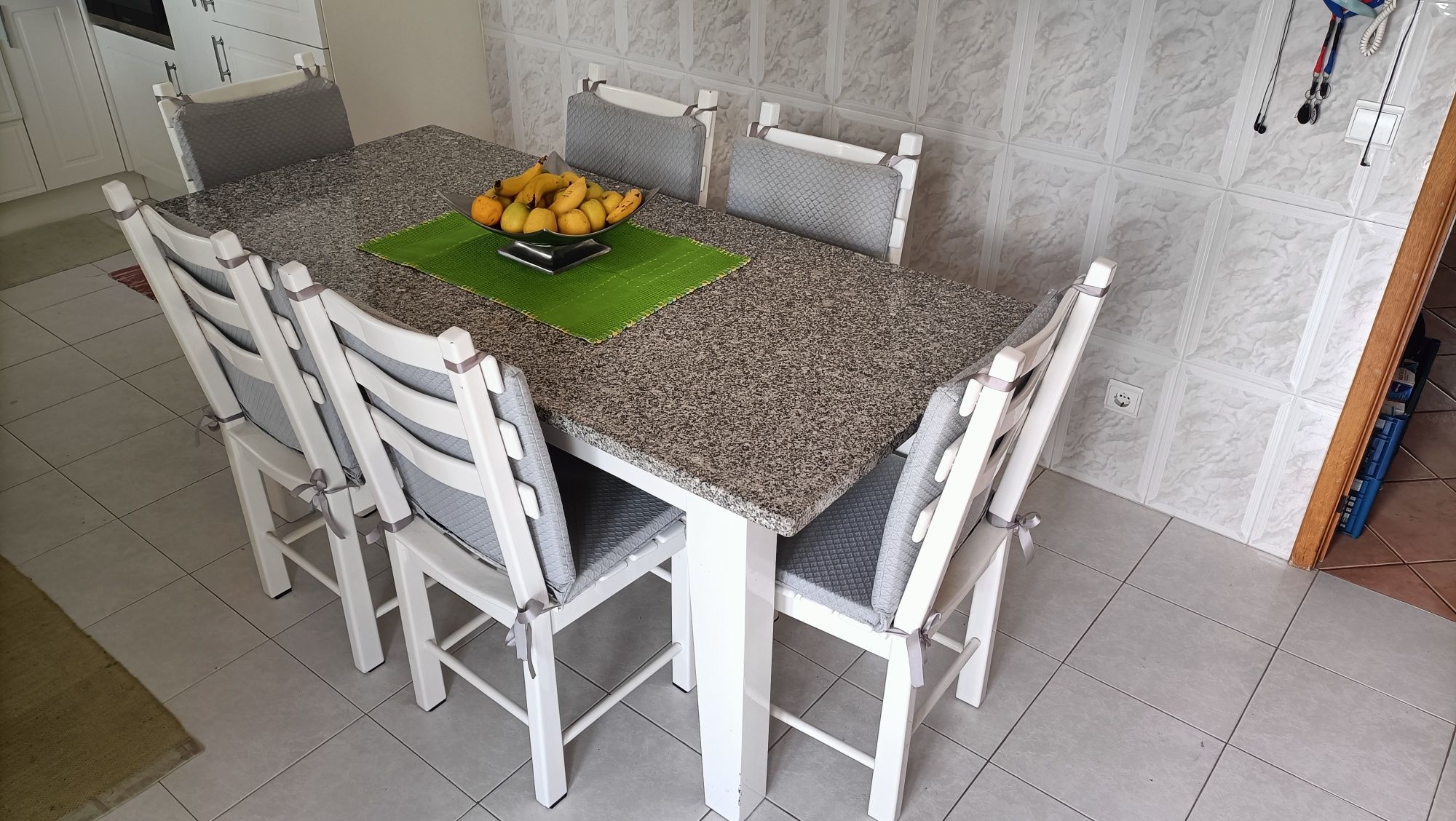 Mesa de cozinha.