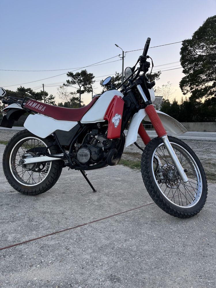 DT 125 LC 1986 com documentos em dia