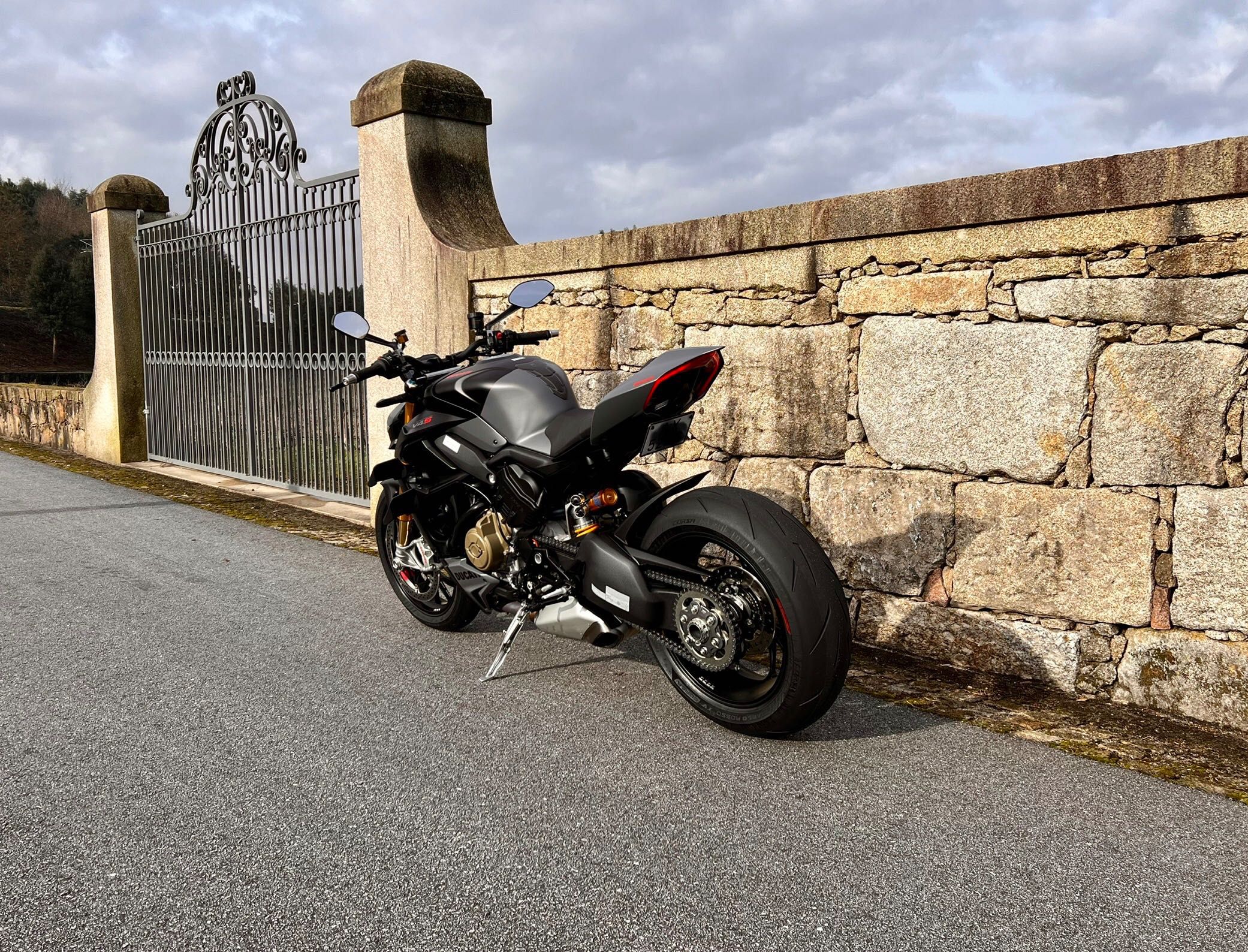 OPORTUNIDADE Ducati Streetfighter V4S my 2023