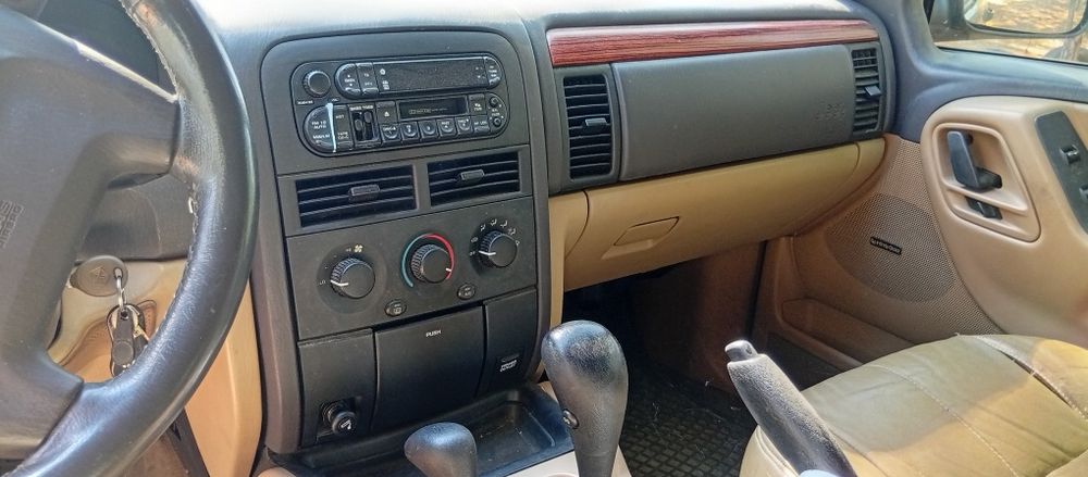 Grand Cherokee 3.1 - 1999 muito bom estado