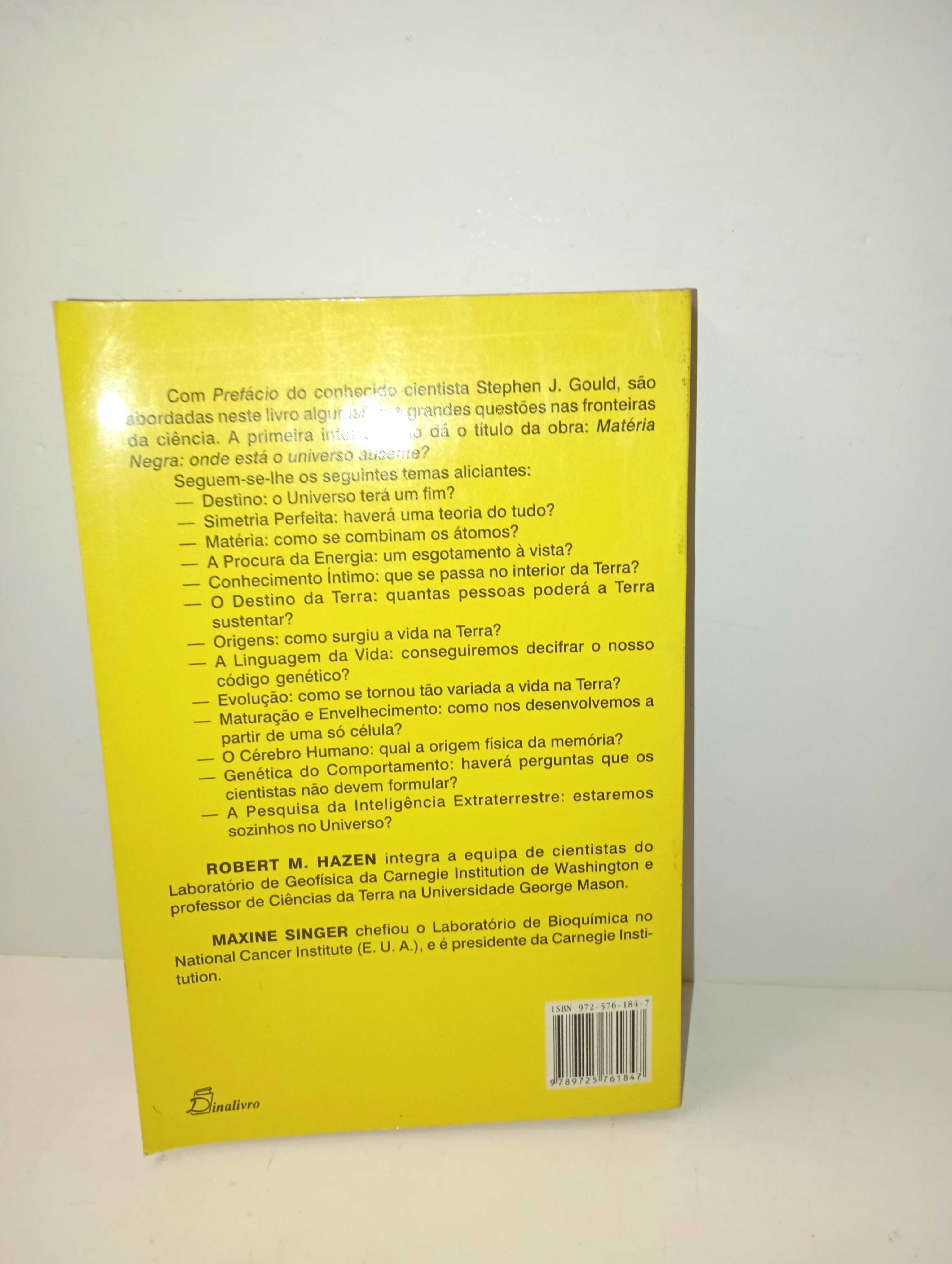 Por que não são negros os buracos negros?