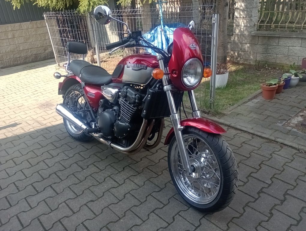 Triumph legend TT 900