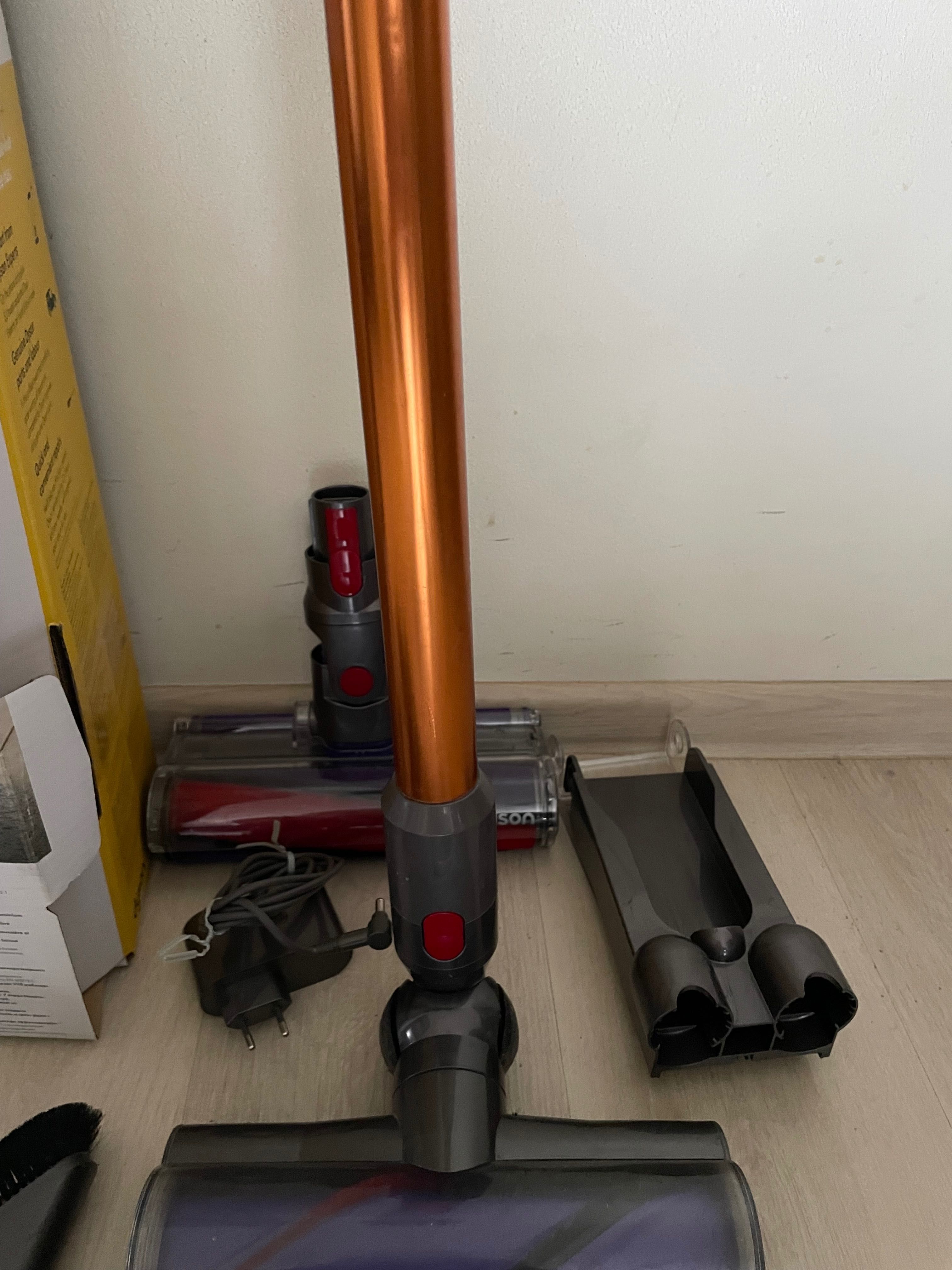 Odkurzacz DYSON Cyclone V10 Absolute