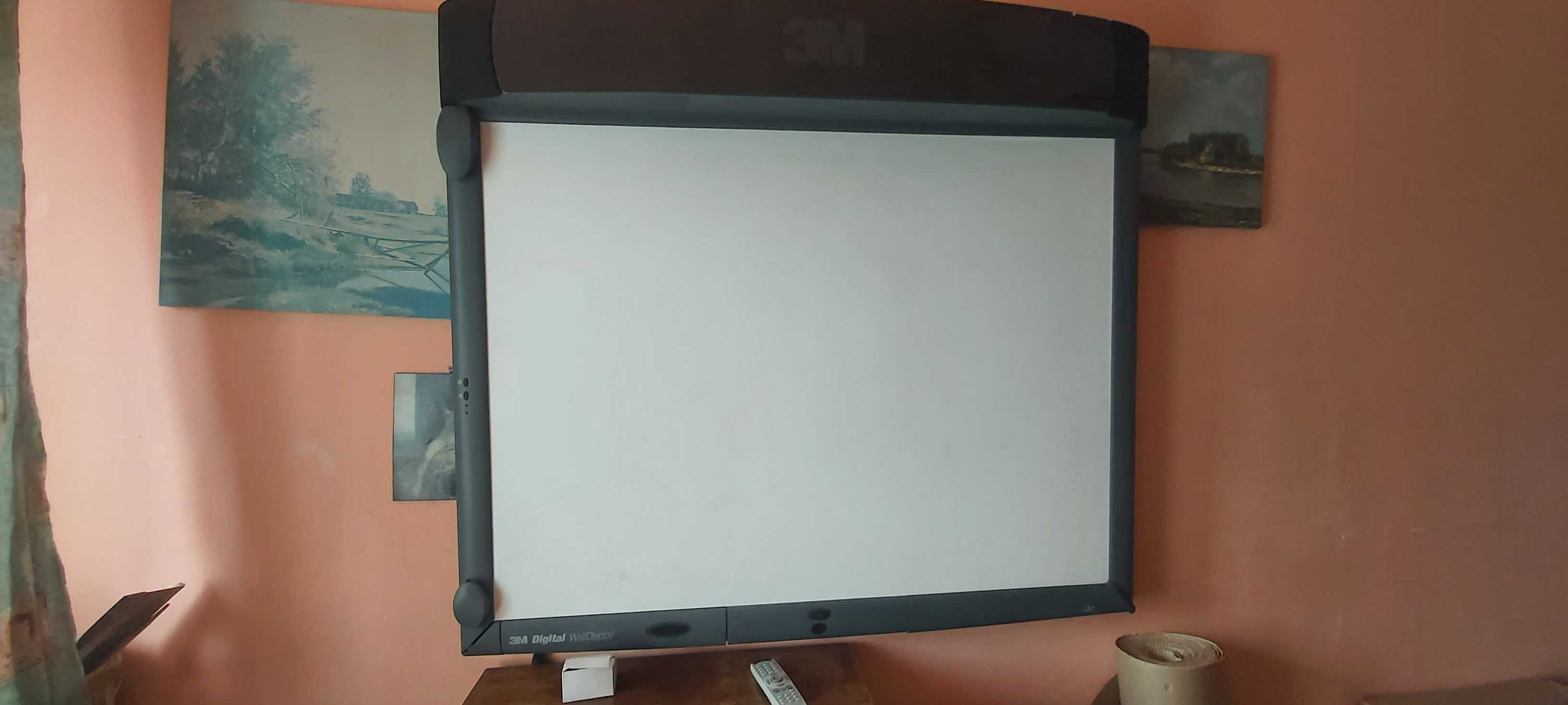 Projektor wraz z monitorem