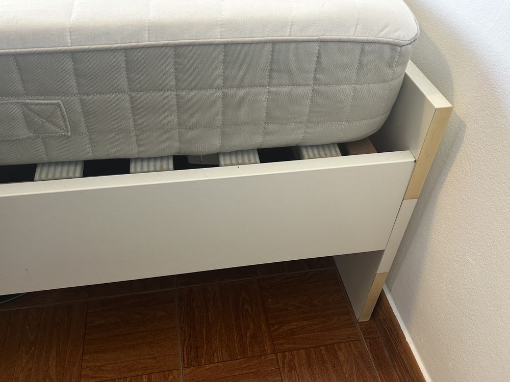 Cama + Estrado Usado IKEA