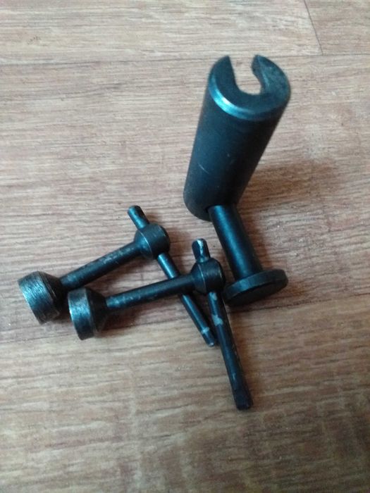 Замок навісний гвинтовий