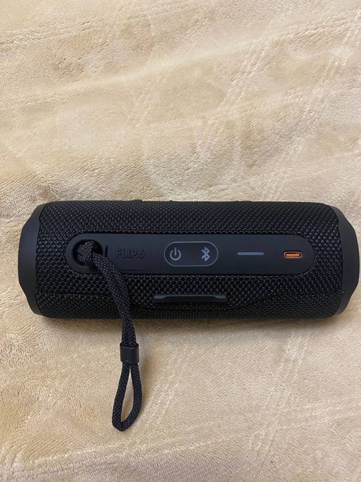 Безпрводная колонка JBL