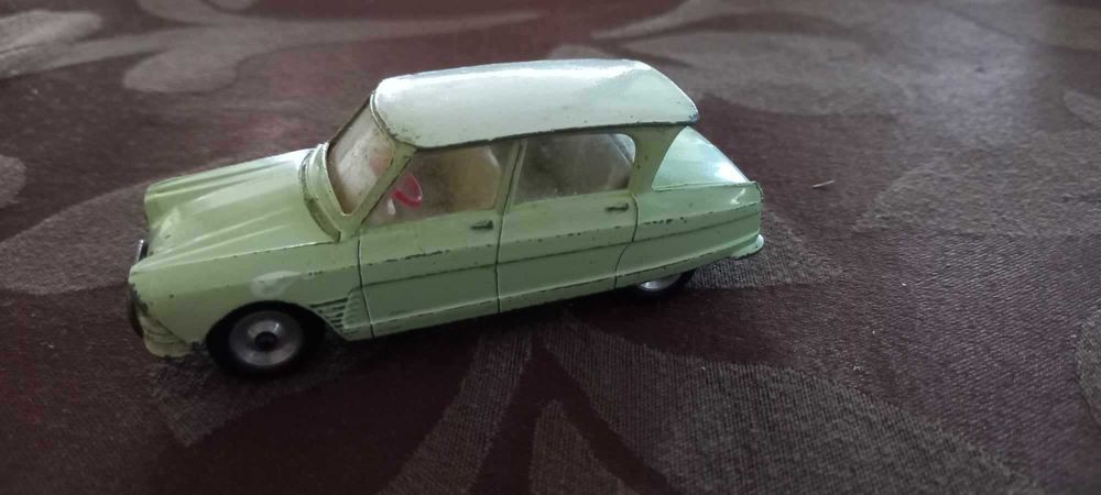 Miniatura Citroen AMI 6 - Solido