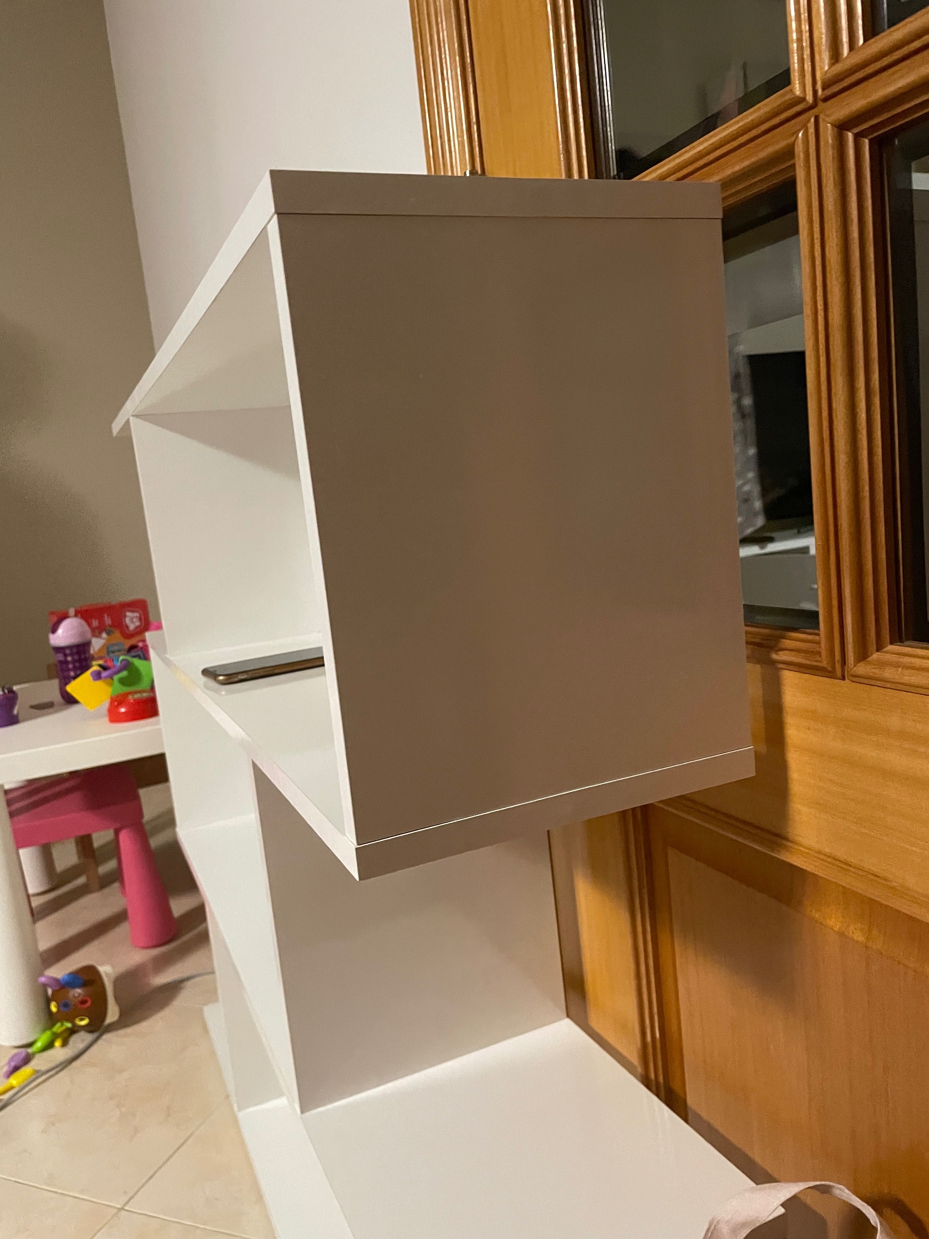 Estante Branca 100A x 120C (Bom estado)