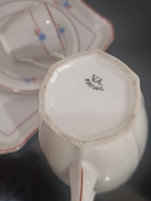 Peças de serviço de café.