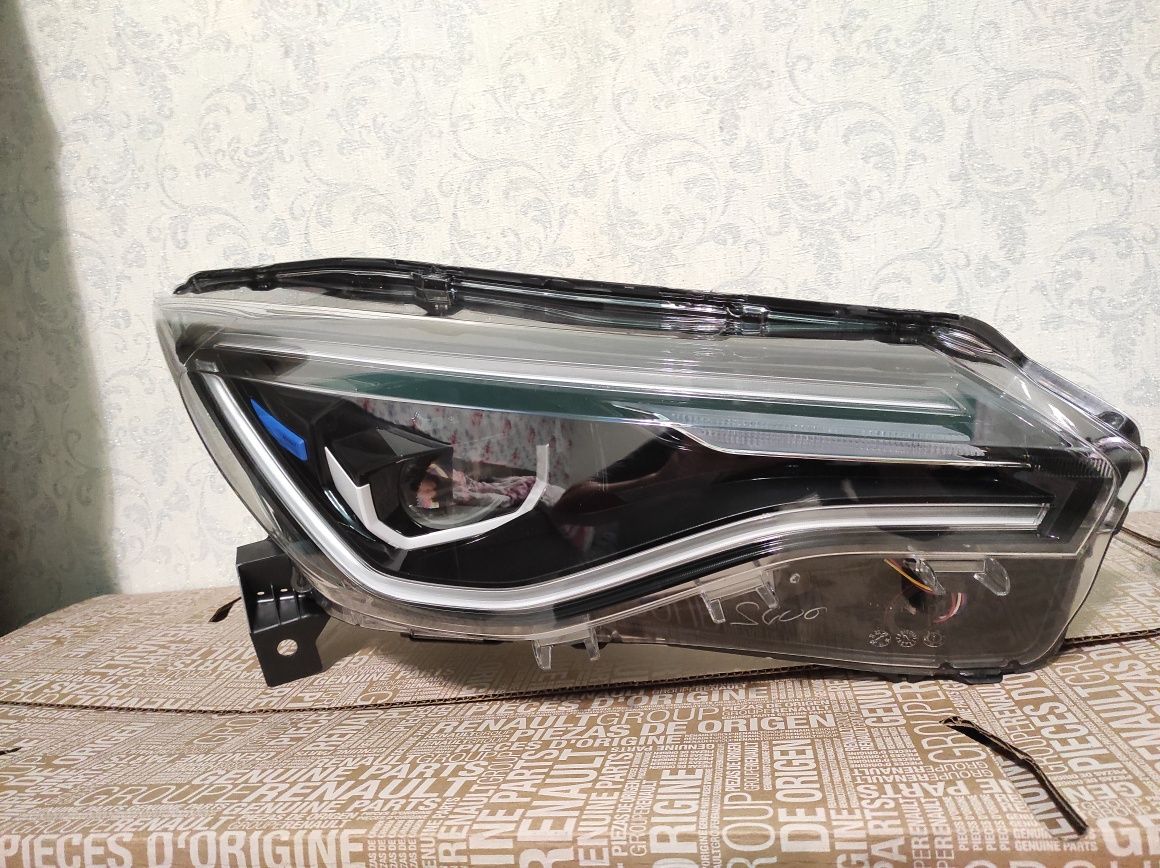 Фара Фари Фары Рено Зоя Renault Zoe 2 c.e led 260104674R 260609326R