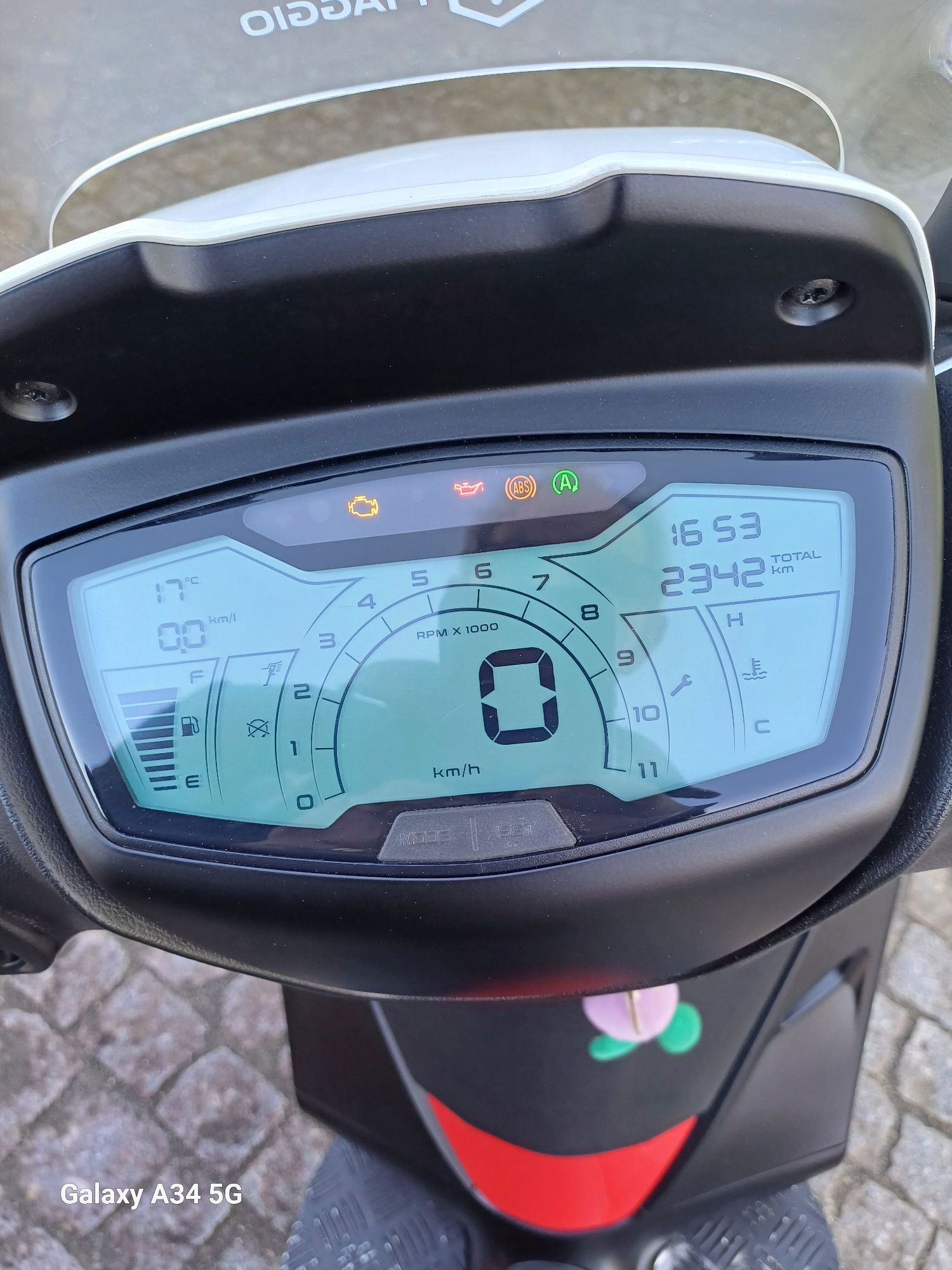 Secotter Piaggio Medley S 125cc 2• Ver, Versao