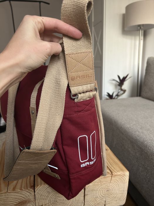 Torba rowerowa basil sakwa 20 l bordowa