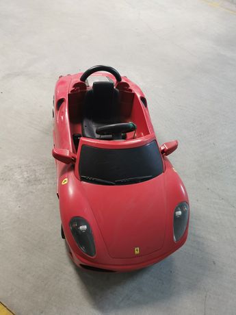 Ferrari monolugar para crianças.