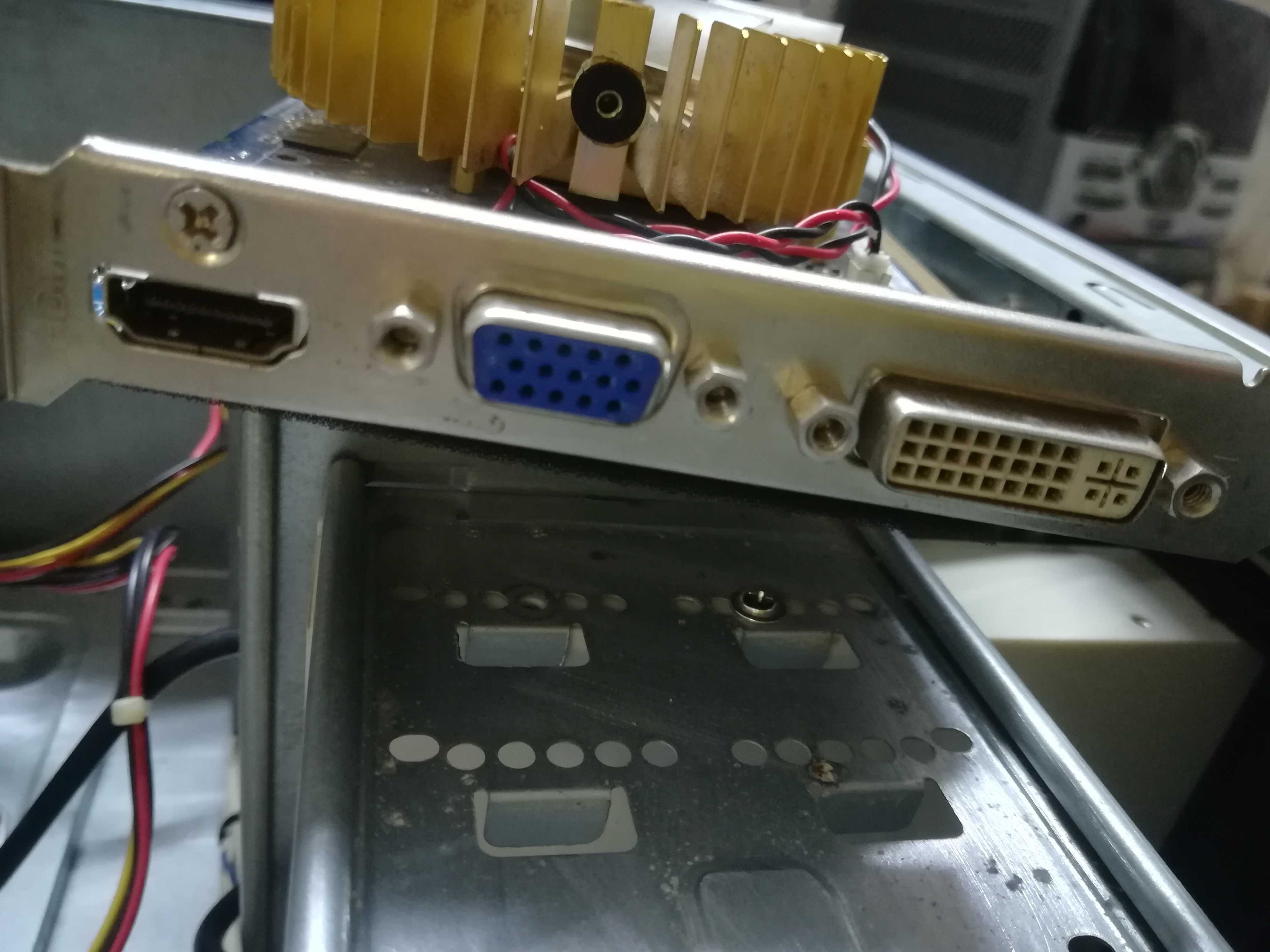 Видеокарта  EN9600GT/DI/512MD3(RTL) есть HDMI