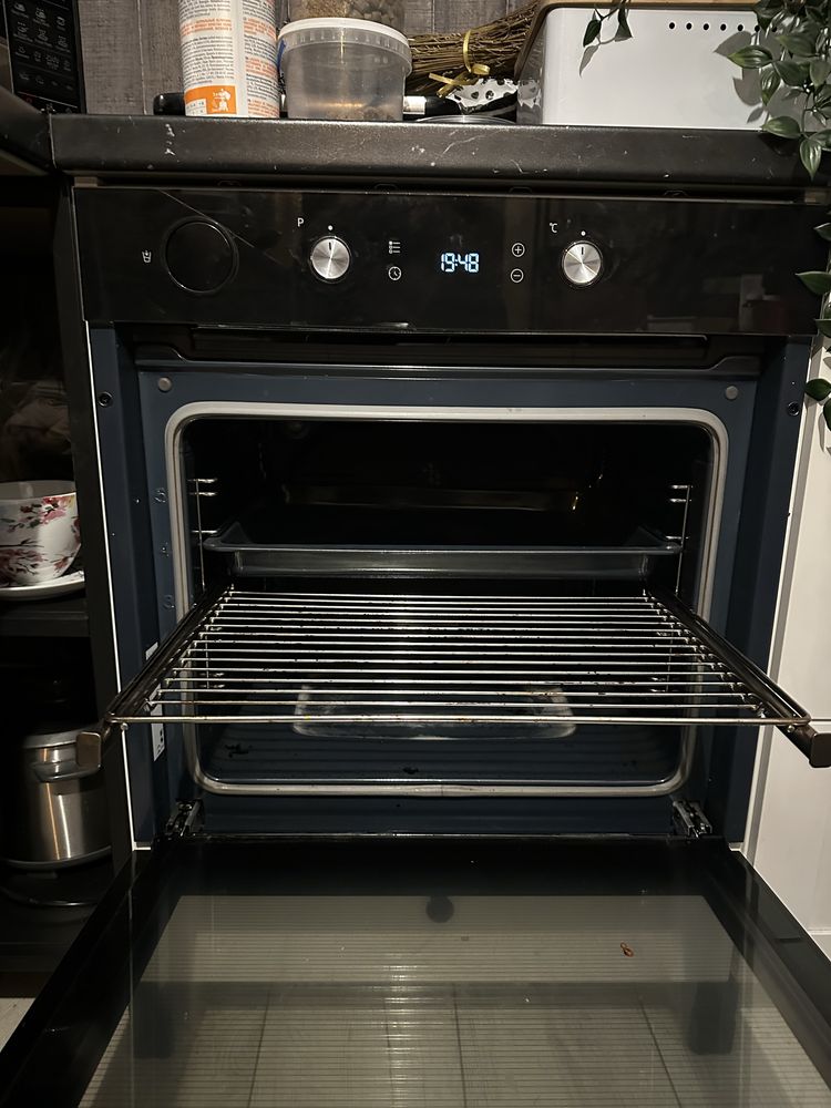 Piekarnik BEKO BIS14300BCS Elektryczny parowy Czarny A