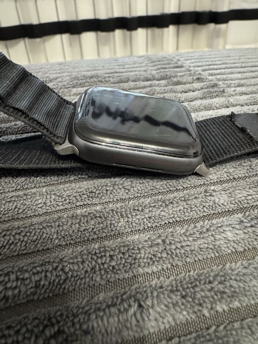 Продам Apple Watch 4 , 44 мм