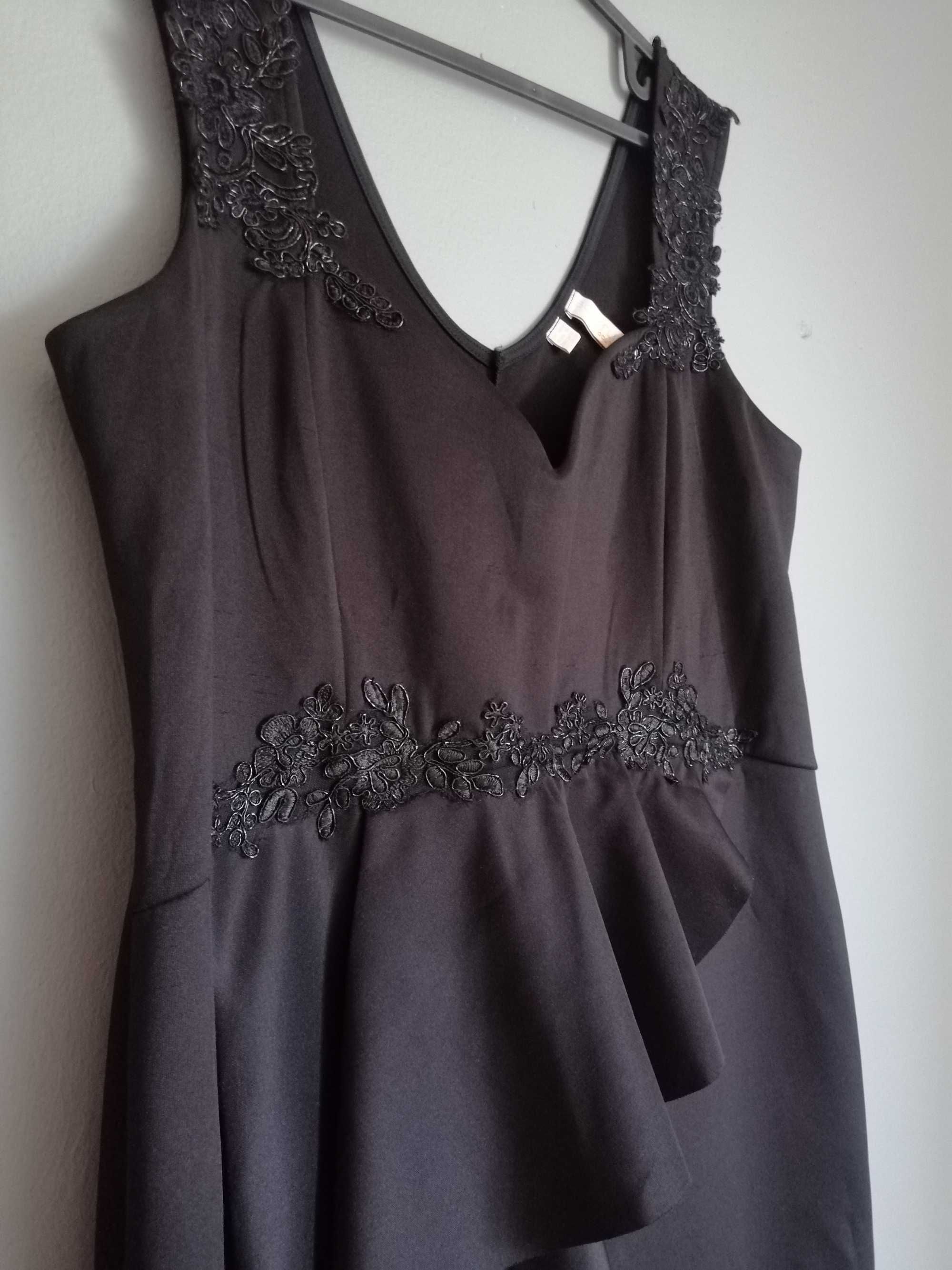 Długa czarna sukienka elegancka plus size 48