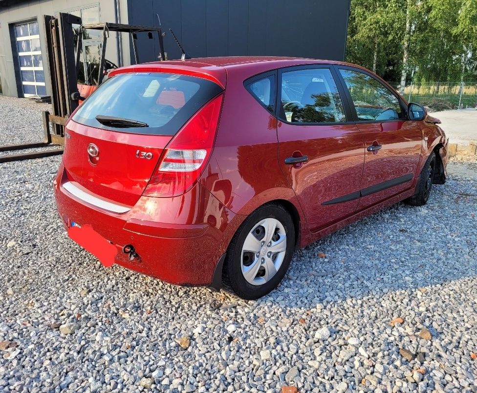 Klapa bagażnika Hyundai i30 2010r I