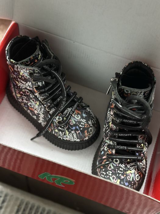 Ботінки для дівчинки