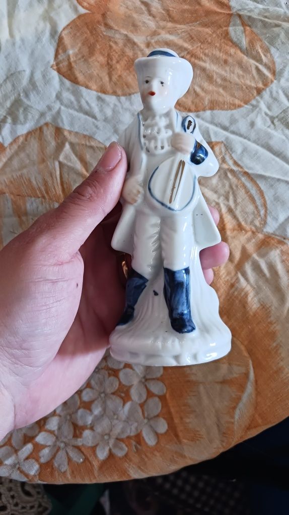 Boneco de loiça bom estado