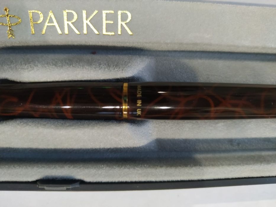 Ручка Parker з золотими пером бувша у використанні