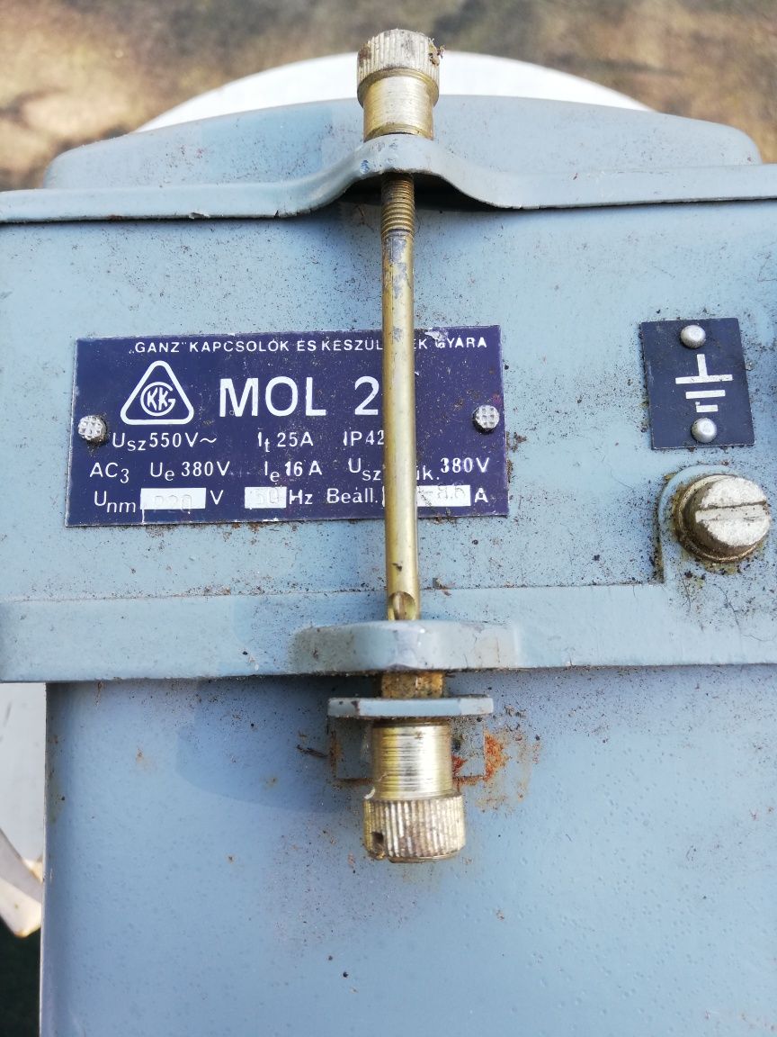 Wyłocznik olejowy mol 28
