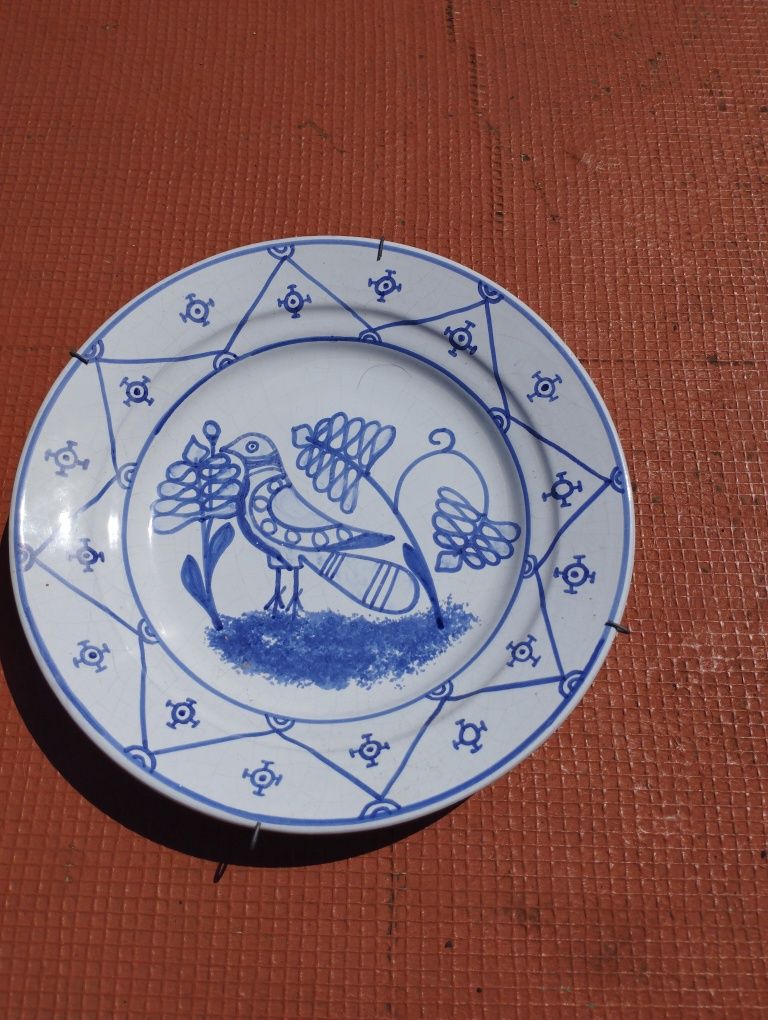 Prato de pendurar. Pombo. pintado á mão Azul.