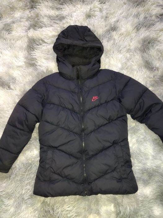 Продам мега теплый пуховик Nike