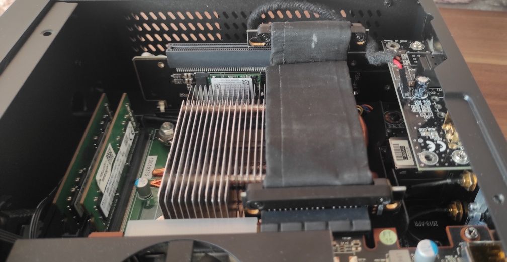HTPC ITX Xeon RX 6400 2xNVME