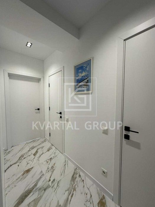 БЕЗ КОМІСІЇ! трикімнатна ВЕЛИКА квартира біля НАБЕРЕЖНОЇ