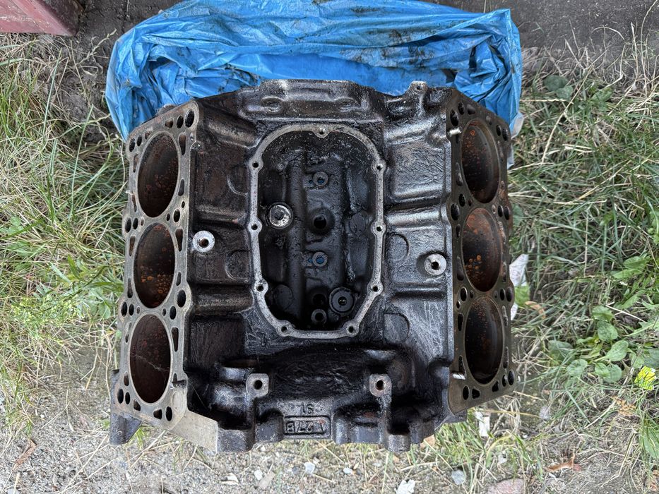 Двигатель Блок Ауди 100 2.8  92 год
