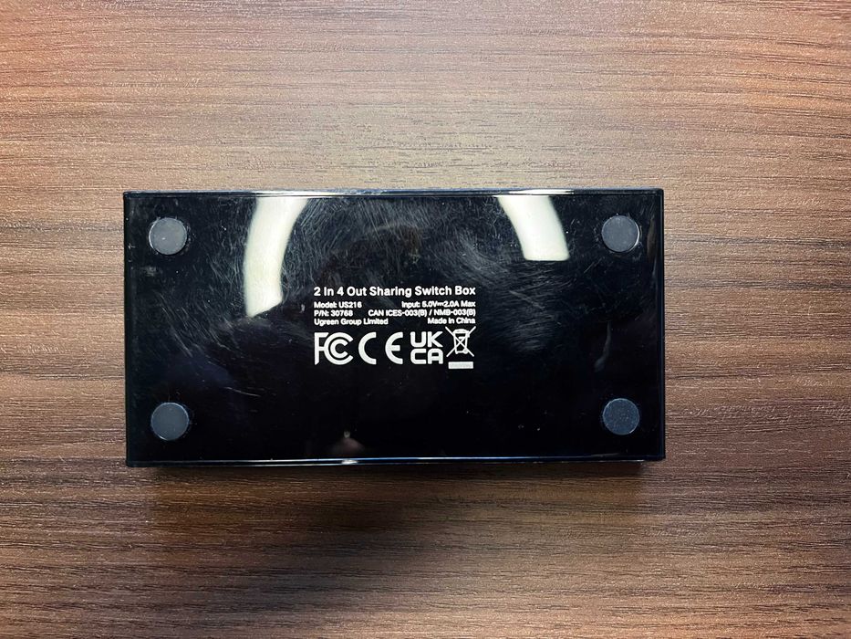 Ugreen US216 – Przełącznik KVM USB 3.0 2x4