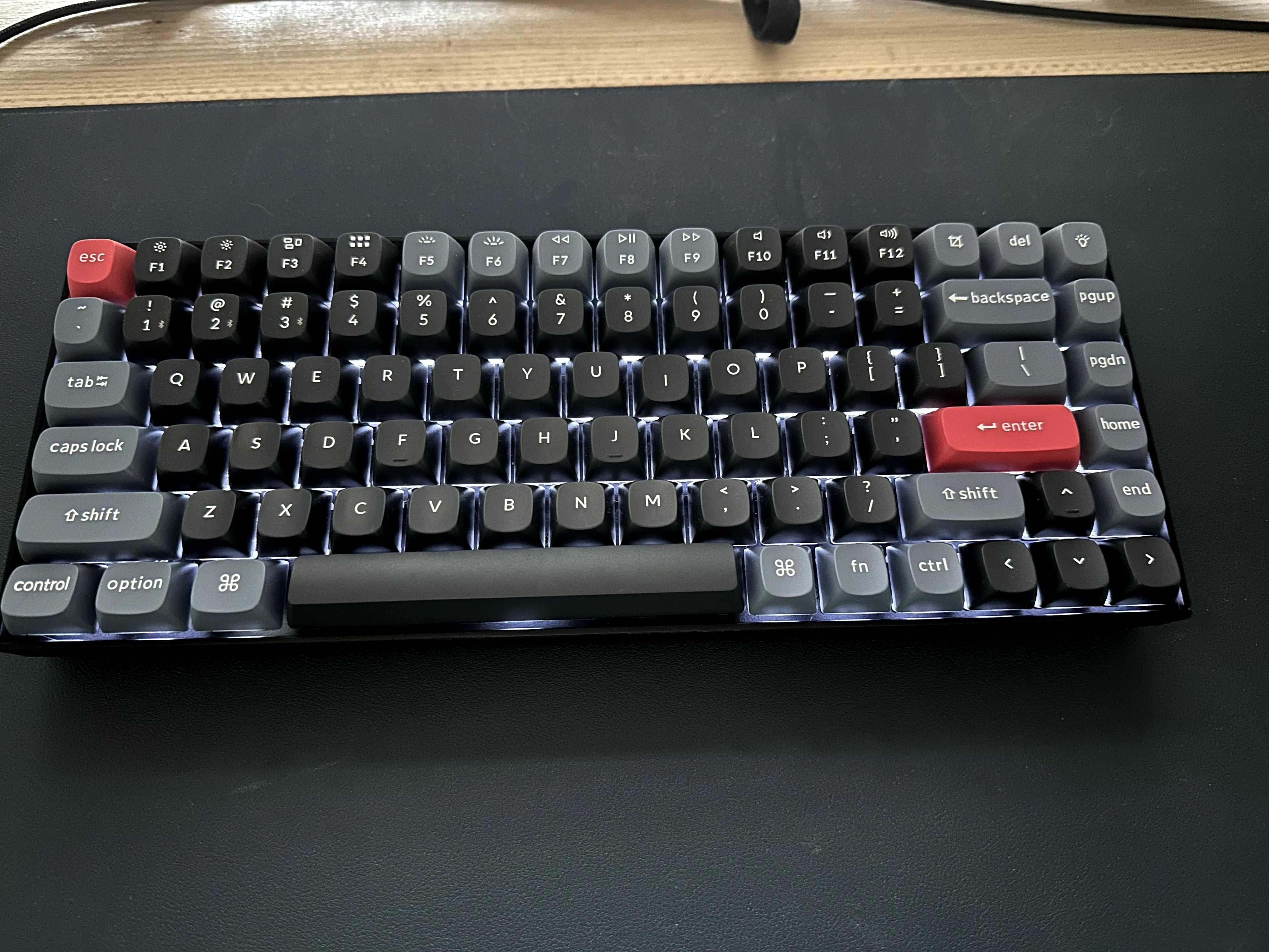 keychron k2 pro brown switch. white backlight