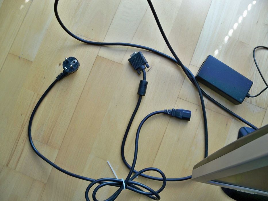 MONITOR LCD 17''  IMAX HIVISION EX17-NXX 100% sprawny + kable. RETRO