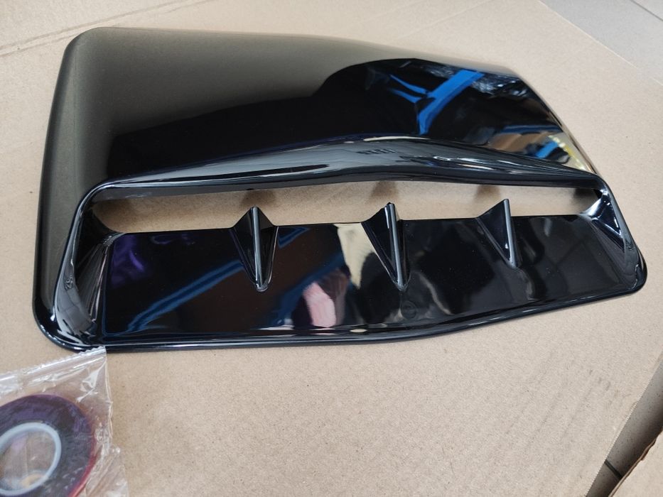 Воздухозаборник на капот