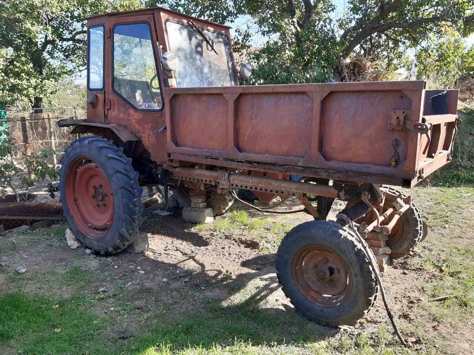 Продам трактор ДВШ
