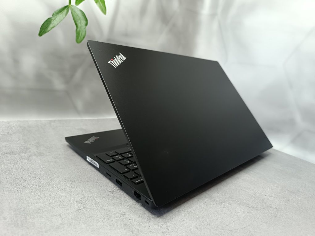 Lenovo ThinkPad E595/Ryzen 5 3500U/8 GB/256GB/15.5"/Full HD IPS